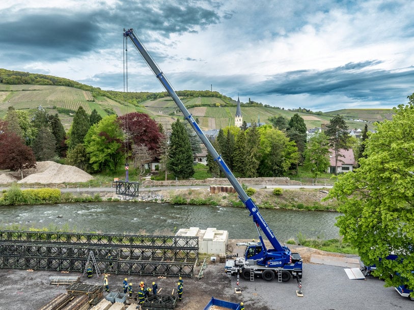 Neun von zw&ouml;lf geliefert:  Das Technische Hilfswerk setzt auf Liebherr-Kompaktkrane